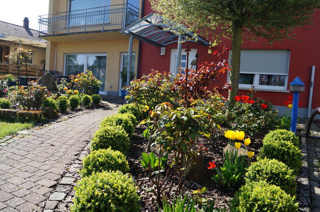 Ferienhaus Schloss-Garten Kapellen-Drusweiler Luaran gambar