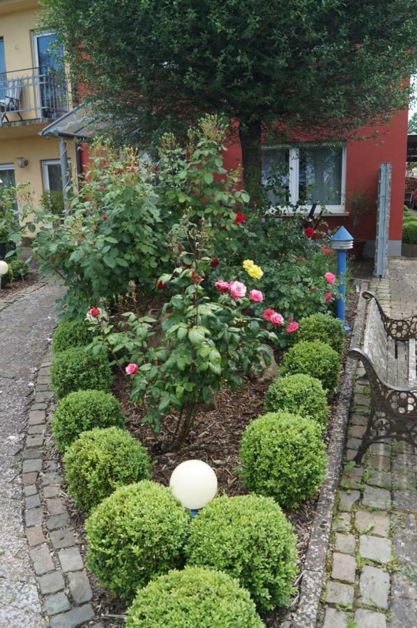 Ferienhaus Schloss-Garten Kapellen-Drusweiler Luaran gambar